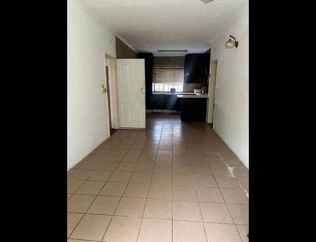 2 BEDROOM PROPERTY TO RENT IN RANDBURG CENTRAL